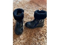 black ugg boots size 8